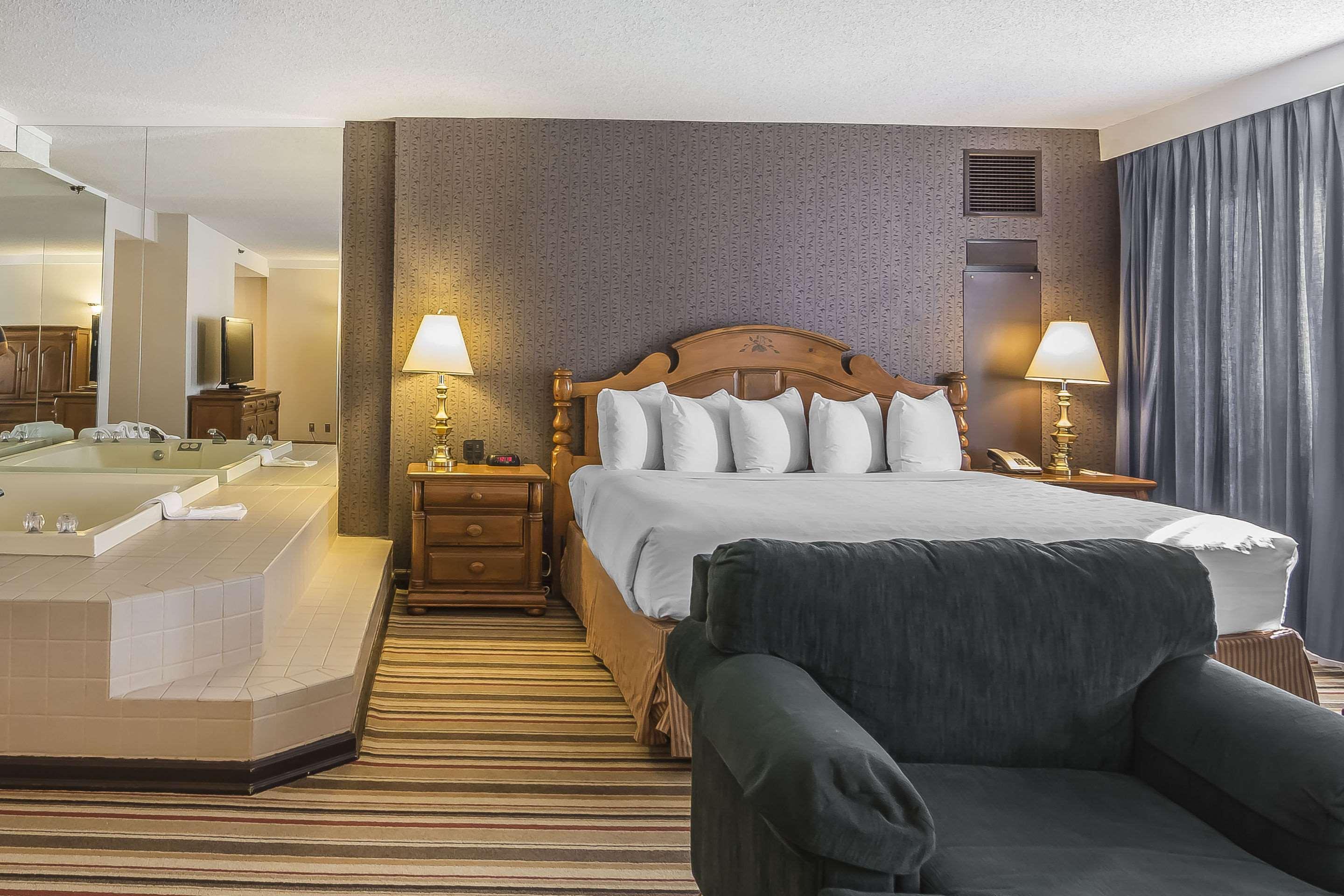 Hotel Doubletree By Hilton North