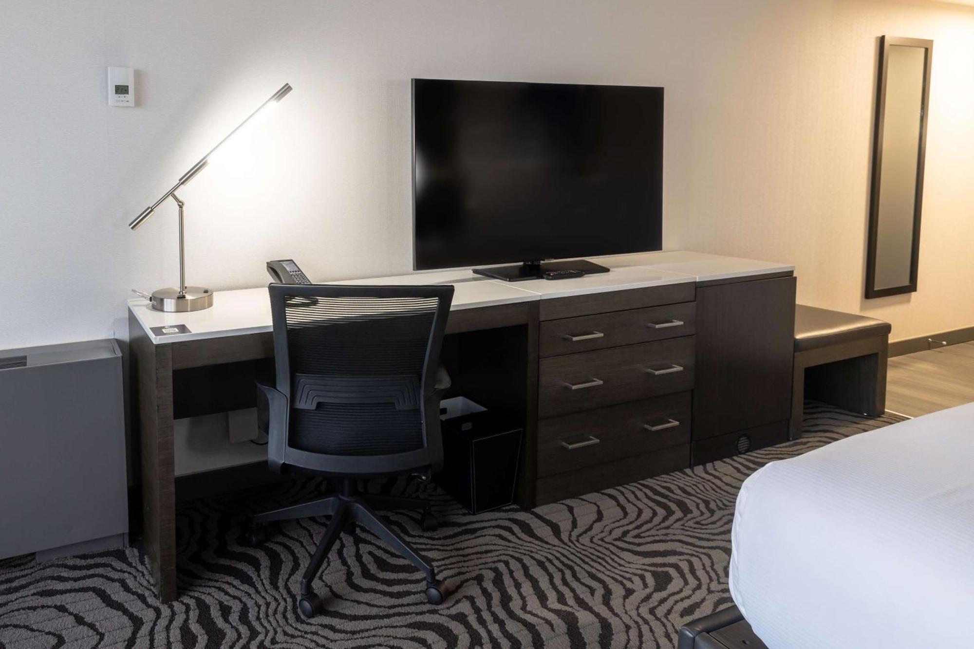 Doubletree By Hilton North Calgary
